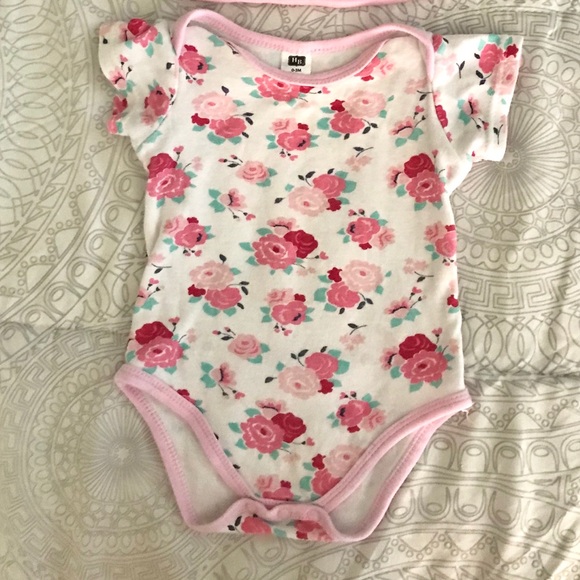 Floral onesie and hat - Picture 2 of 3